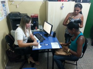 Equipe realiza o atendimento na Secretaria Municipal de Ladário