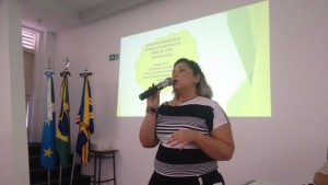 Alice diz que o enfermeiro pode acompanhar a criança até completar dois anos