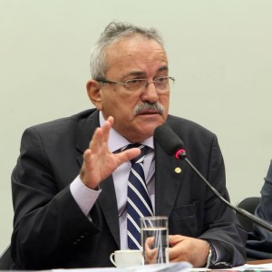 Deputado fez discurso ontem para defender projeto 